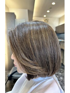 ヒサ(HISA) 華やかボブスタイル