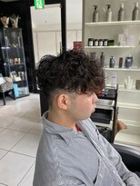 アイズ 海老名(AIZU)&nbsp;スペインカール　プードルパーマ　フェードカット　海老名カット