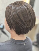 キャパ 秦野(CAPA)&nbsp;白髪ぼかしハイライト ショートカット  30代 40代 50代