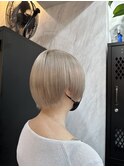 ホワイトベージュ/ケアブリーチ/ショートカット