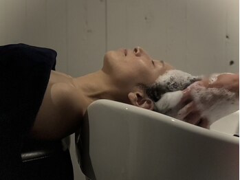 ビセラ(Vicella)の写真/凝り固まった頭皮の集中ケア◎「夜限定ヘッドスパ」で仕事帰りでも通える贅沢時間をご堪能ください♪