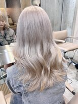 サンク 原宿 表参道(cinq)&nbsp;ブリーチカラーミディアムレイヤーミルクティーベージュレイヤー