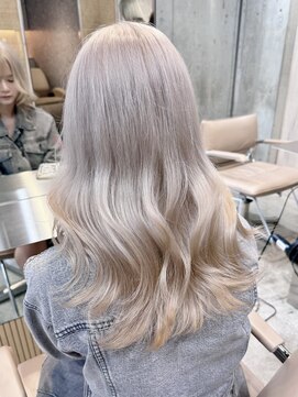 サンク 原宿 表参道(cinq) ブリーチカラーミディアムレイヤーミルクティーベージュレイヤー