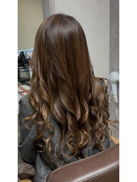 プーパ ヘアーユニ(pupa hair uni) 巻き髪仕上げ