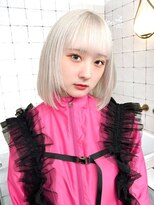 フウ(fuh) ホワイトベージュ/ボブ/ブロンド/ハイトーン/ダブルカラー