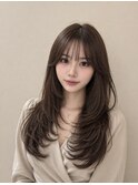 顔周りから繋がる韓国風ミディアムレイヤー