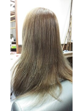 和み。KAMIBIYORI 外国人風アッシュ