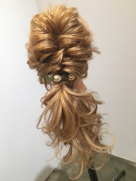 マハロ(MAHALO) 【MAHALO鈴木】 華やかパーティアレンジ