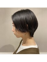 黒髪　ショート　ストレート