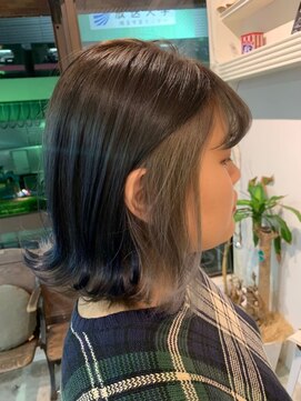 テイラー(Taylor) 【Taylor 大宮】インナーホワイト×外ハネミディ