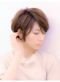大人可愛いベージュショートボブ