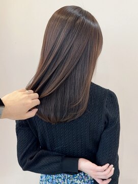 レジナヴィータ 栄(Reginavita) チョコレートブラウン ツヤ髪 髪質改善 20代 ストレート 透明感