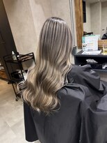 サニー 渋谷(SUNNY)&nbsp;バレイヤージュ、ハイライト、レイヤーロング、グレーベージュ