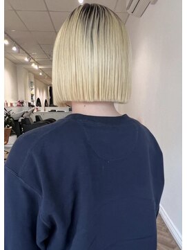 ユーリカ(Eurica) 切りっぱなしBob/ブロンドカラー