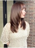 小顔ミディアムレイヤーカットぱっつん前髪