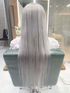 スーパーロングアッシュグレージュカラー