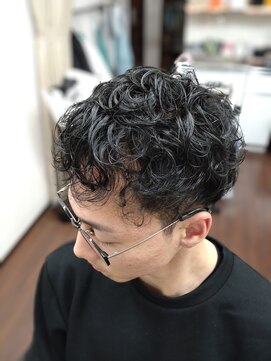 トバ(TOBA) ツーブロック+パーマ