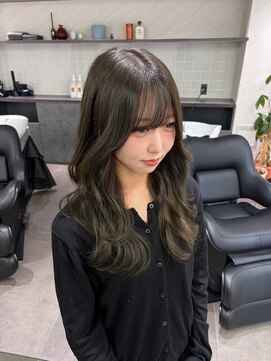 トーン(tone) レイヤーヘア×暗髪透明感オリーブベージュ