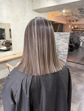 エピ(epi) 切りっぱなしボブ/ハイライト