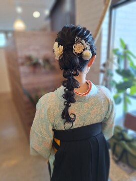 ヒーリングサロンカーサ(healing salon Casa) [西尾市/白髪染め/リタッチカラー/縮毛矯正/前髪カット]