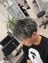 ルースト 心斎橋店(ROOST) 刈り上げセンターパート/波巻きツイストスパイラル/大阪