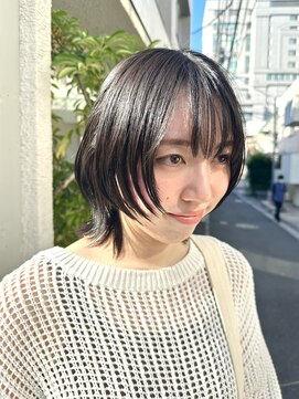 シーン(seen) ★斜めバングウルフボブグレージュカラー★