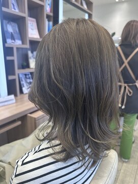 ディーボーイ 健軍店(D-BOY) オリーブグレージュ