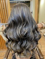 ブリッツバイレボ 船橋(BLITZ by REVO)&nbsp;ナチュラルレイヤー/エアリーロング/美髪/グレージュカラー/船橋