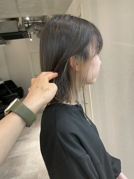 アイリー 名古屋(A/LEE) 外ハネボブ／グレーイヤリングカラー