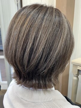 アルターリール(aL ter Rire) 黒髪/クラゲヘアー/オリーブグレー/小顔/ココアベージュ/澤瑞絵