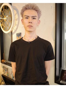 ピア ヤクイン(Pia Yakuin) ハイトーンスパイキーショート