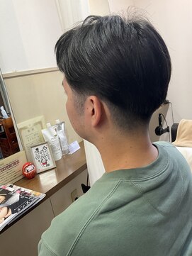 コアフィールフィス(COIFFURE fils) 【見附　今町】フェード刈り上げ　フェザースタイル　似合わせ