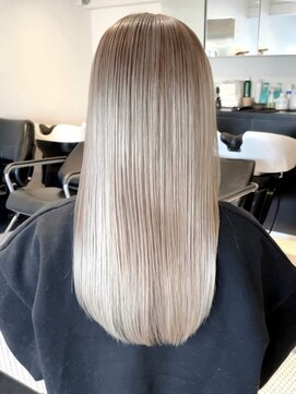 シオン(shion) ホワイトブロンドマロンベージュ似合わせカット_ba374611