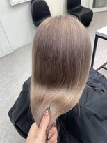 ペレ 渋谷(PELE)&nbsp;イメチェン/ホワイトブロンド/外ハネボブ/美髪/渋谷