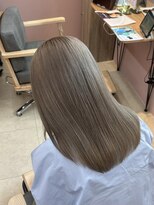 ソトエアンドマーブ 久喜店(SOTOE&marbb)&nbsp;次のカラーに響きにくいアッシュミルクティーカラー