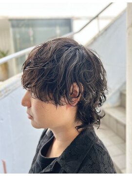 カスミ 霞(KASUMI) ウルフスパイラル。　　20代/30代/大学生/ パーマ