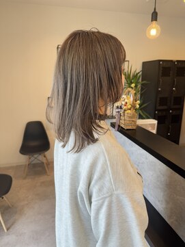 メデル(mederu) ミルクティーグレージュケアブリーチカラーミディアムレイヤー