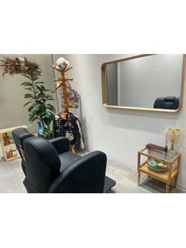 《身だしなみ×清潔感》を叶えるメニューで "出来る"男性に変身。プロのシェービング技術で、肌もスッキリ!