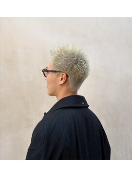 イージーボールド(Yeezy Bold) 【ブリーチショート】大人のベリーショートスタイル