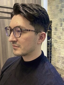 ミリオンバックス 上野(Million Bucks) 大人の色気と清潔感を両立したクラシックスタイル