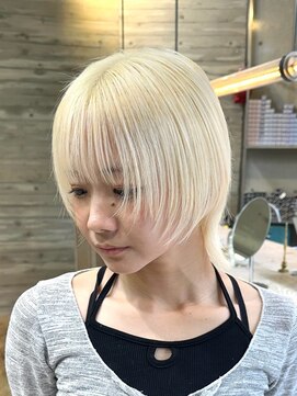 ヲタク(wotaku.) ホワイトブロンドハイトーンウルフケアブリーチ抜きっぱなし金髪