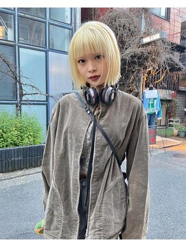 ルーム(Loom.) ダブルカラーブロンドボブハイライトケアブリーチミルクティー