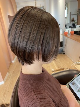 コチ(coti) シルエットが綺麗なショートボブ