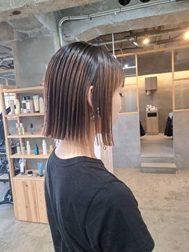 フリーラ 横浜(freera) 黒髪/グレーベージュ/レイヤーロング/前髪パーマ[横浜駅]