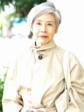 ビュートリアム 福岡(BEAUTRIUM) 左右のデザインを変えたアシンメトリーショートカット