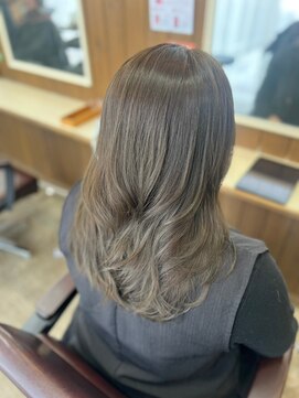 クロエ バイ ラヴィズム 新潟ビルボードプレイス2店(CLOE by LUVISM) ロングレイヤースタイル