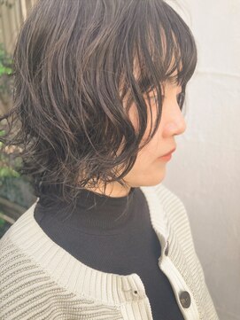 ヴァロ(Valo) 伸ばしかけヘアパーマレイヤーミディアム