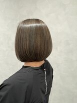 ソル(sol.)&nbsp;白髪ぼかし　内巻きボブ