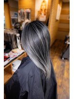 ヘアーメイク ダンス(hair make DANCE)&nbsp;【米子】エアータッチバレイヤージュ／透け感シルバー