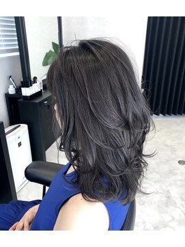 透艶ディープシルバー・ゆる巻きヘア